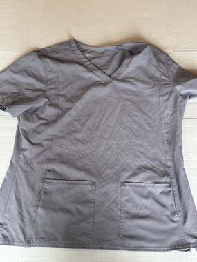 Scrubology Shift Collection V-Neck Scrub Top Gray Size XL Stain